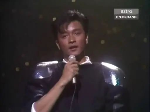 张国荣的光辉岁月_张国荣演艺光辉永恒大奖_张国荣与80年代香港的辉煌