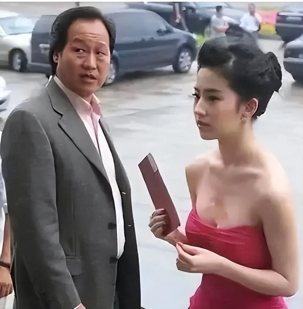 刘亦菲宋承宪订婚成功_刘亦菲的成功秘诀_刘亦菲的秘密