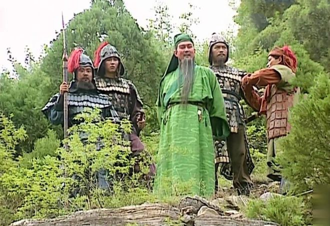 关羽深厚张飞刘备友谊的故事_关羽张飞刘备友谊故事_刘备与张飞、关羽的深厚友谊