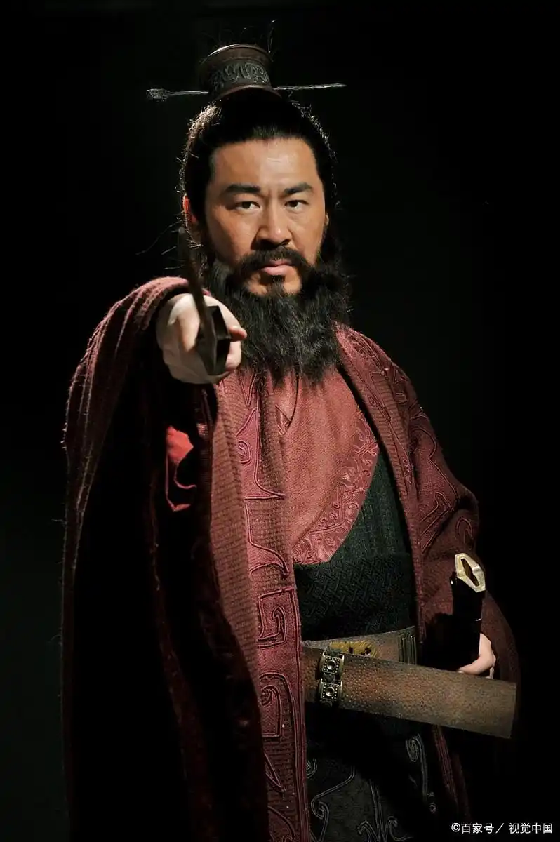 忠诚刘备信任关张的人是谁_忠诚刘备信任关张的事例_刘备的忠诚与对张、关的信任